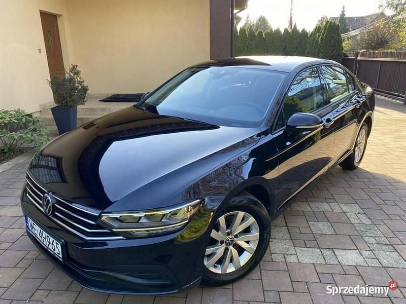 Czarny Używany 2021 VW Passat Sedan/Limuzyna | 64 900 zł (Dobra cena) - Obraz 1/4