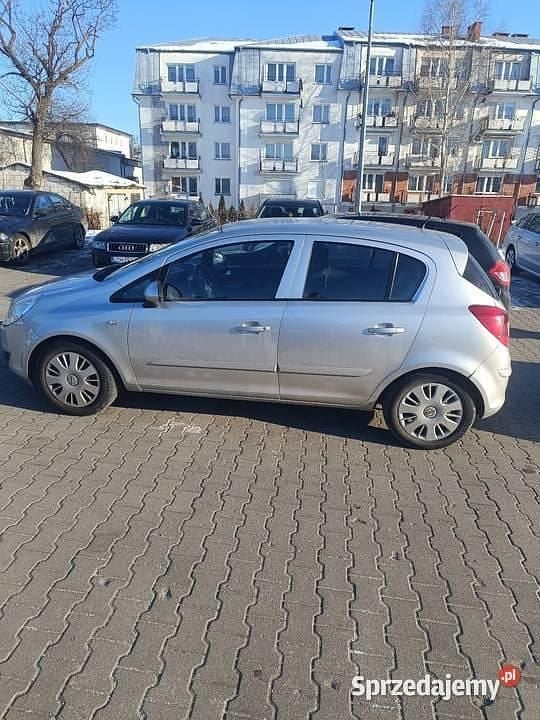 Używany Opel Corsa 2007 Srebrny Hatchback