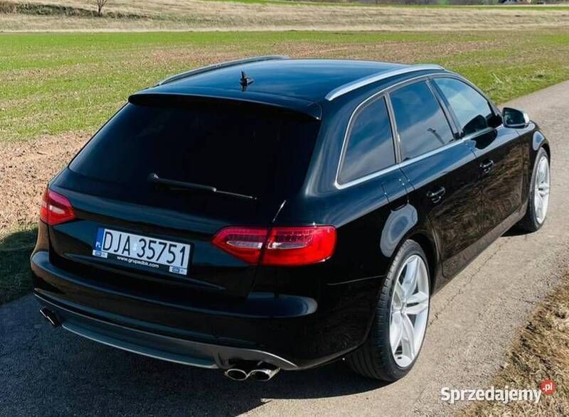 Używany Audi A4 136 KM (100 kW) 2010 Czarny Kombi