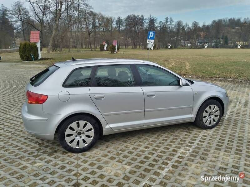 Używany Audi A3 Sportback 2007 Srebrny Hatchback