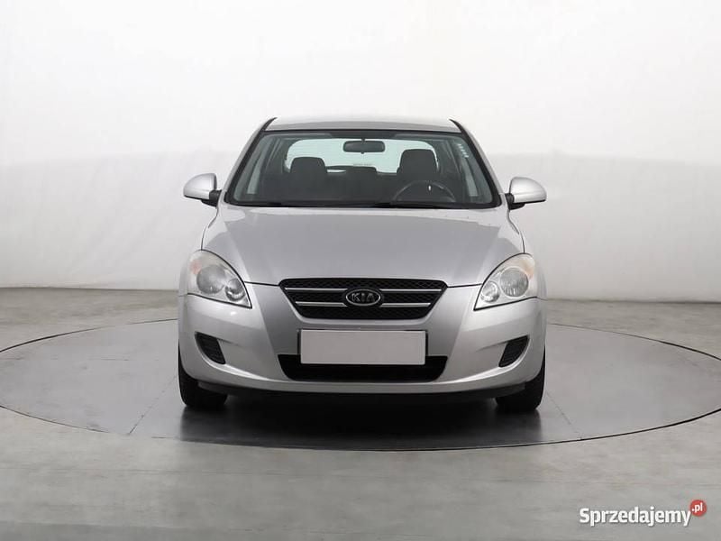 Srebrny Używany 2008 Kia Ceed Hatchback | 17 999 zł (Uczciwa cena) - Obraz 1/4