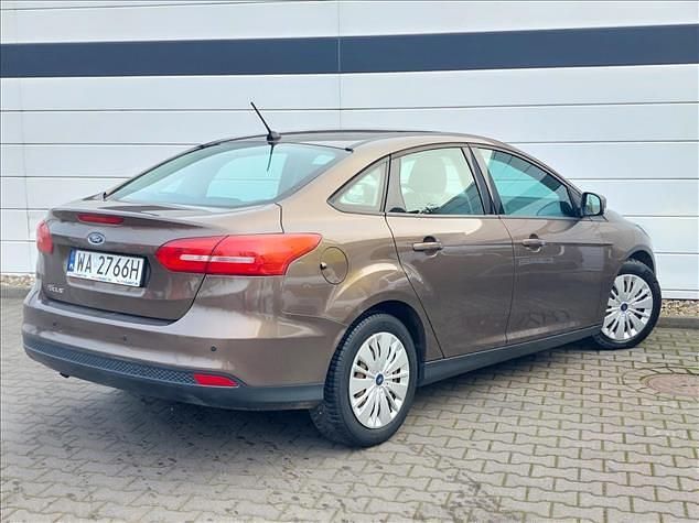 Używany Ford Focus Trend 105 KM (77 kW) 2018 Brązowy Sedan/Limuzyna