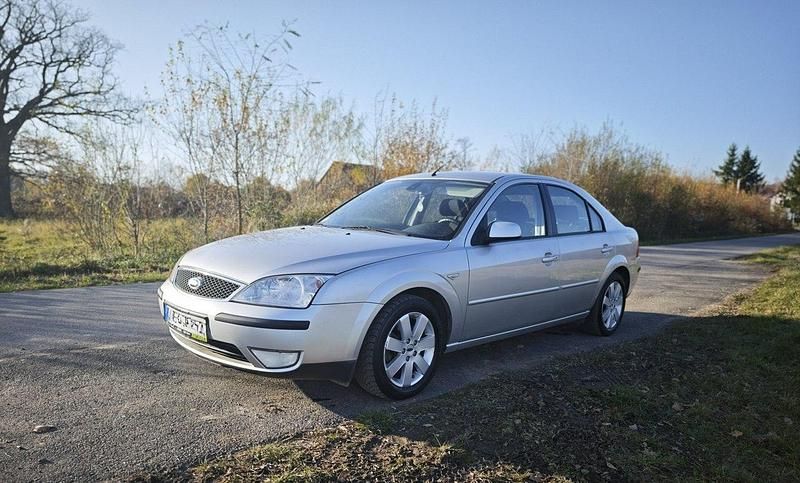 Używany Ford Mondeo 131 KM (96 kW) 2004 Srebrny Hatchback