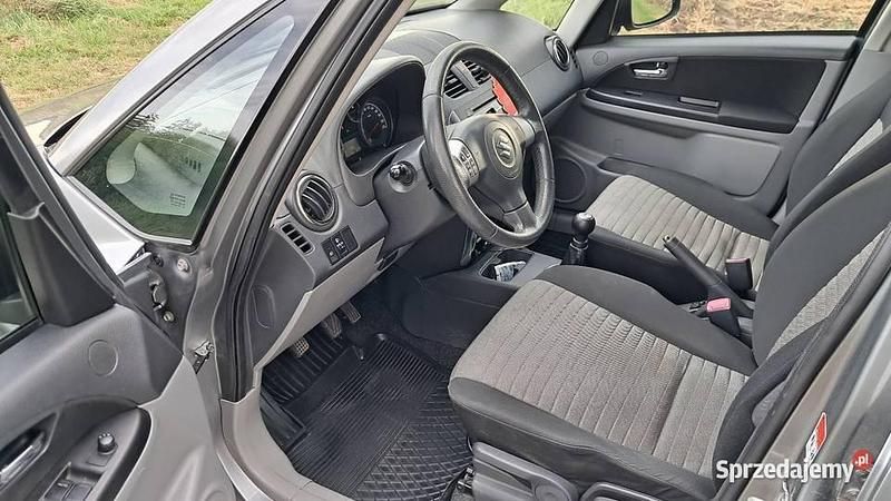 Używany Suzuki SX4 2010 Grafitowy SUV