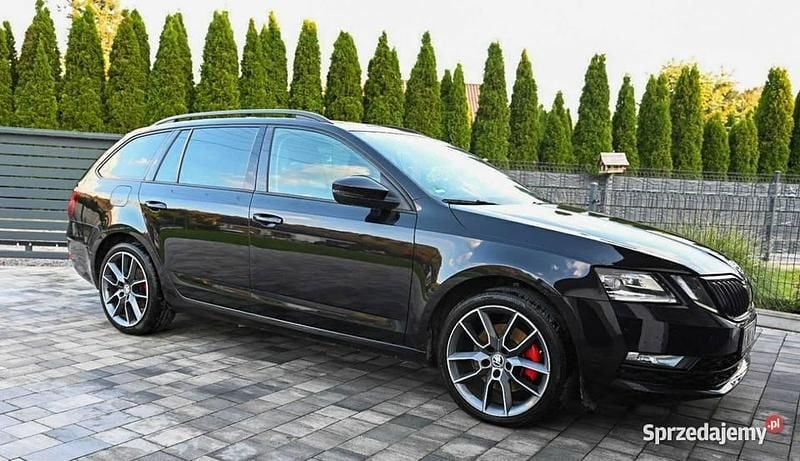 Używany Skoda Octavia 180 KM (132 kW) 2016 Czarny Sedan/Limuzyna