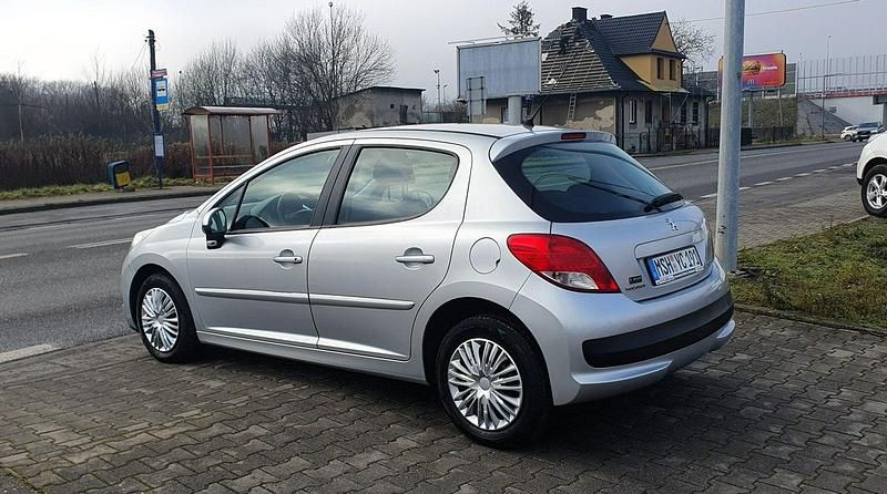 Używany Peugeot 207 73 KM (53 kW) 2012 Srebrny Hatchback