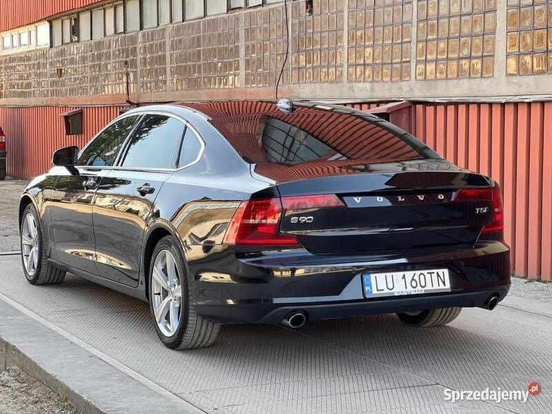 Używany Volvo S90 Momentum 2017 Sedan/Limuzyna
