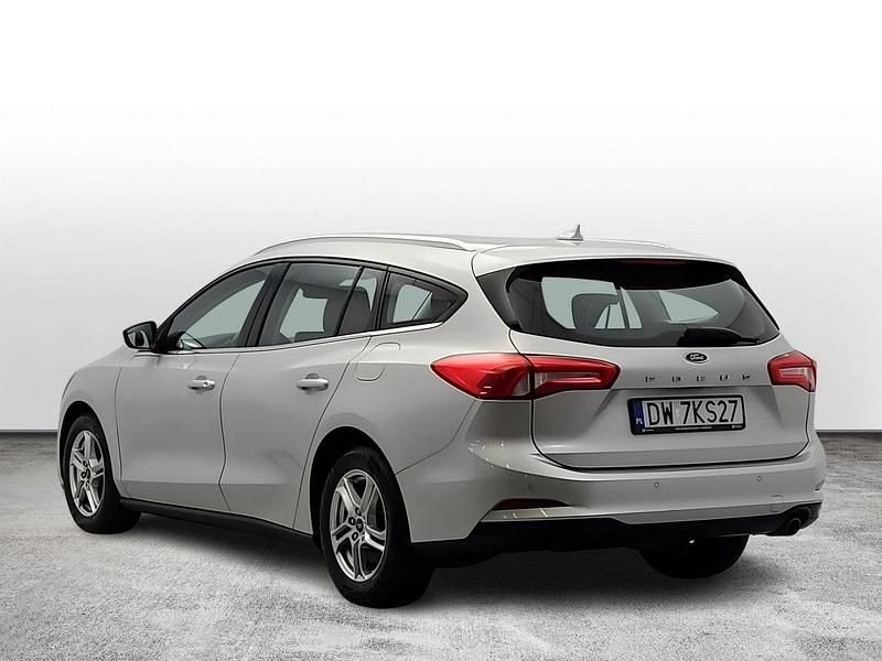 Używany Ford Focus Trend 120 KM (88 kW) 2020 Srebrny Kombi