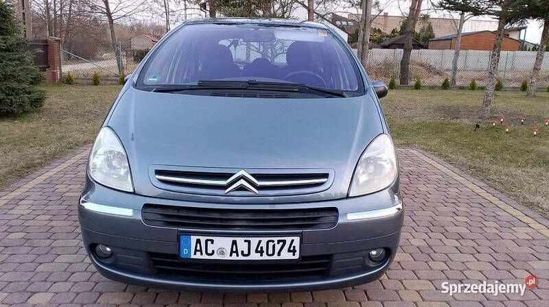 Szary Używany 2006 Citroën Xsara Picasso Minivan | 9900 zł - Obraz 1/4