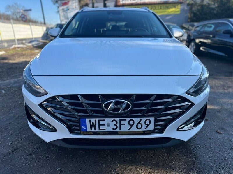Używany Hyundai i30 160 KM (117 kW) 2021 Biały Kombi