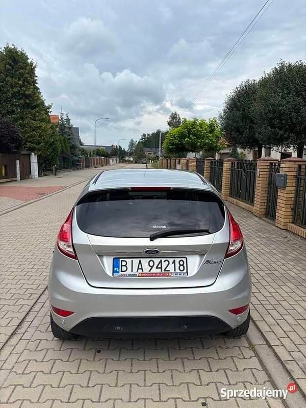 Używany Ford Fiesta 2014 Srebrny Hatchback