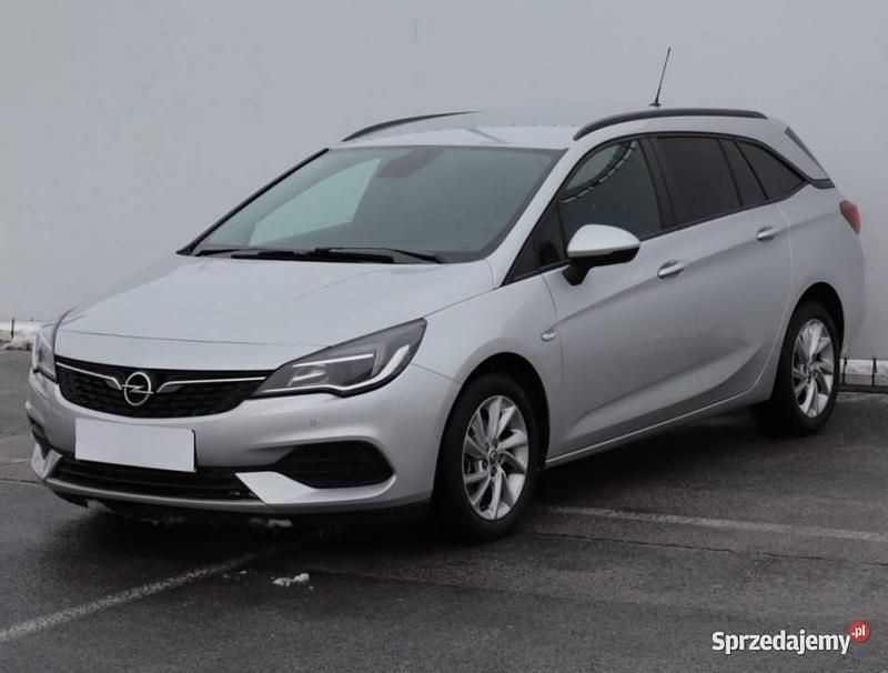 Używany Opel Astra 2020 Srebrny Kombi