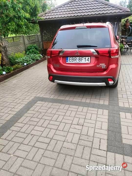 Używany Mitsubishi Outlander 150 KM (110 kW) 2016 Czerwony SUV