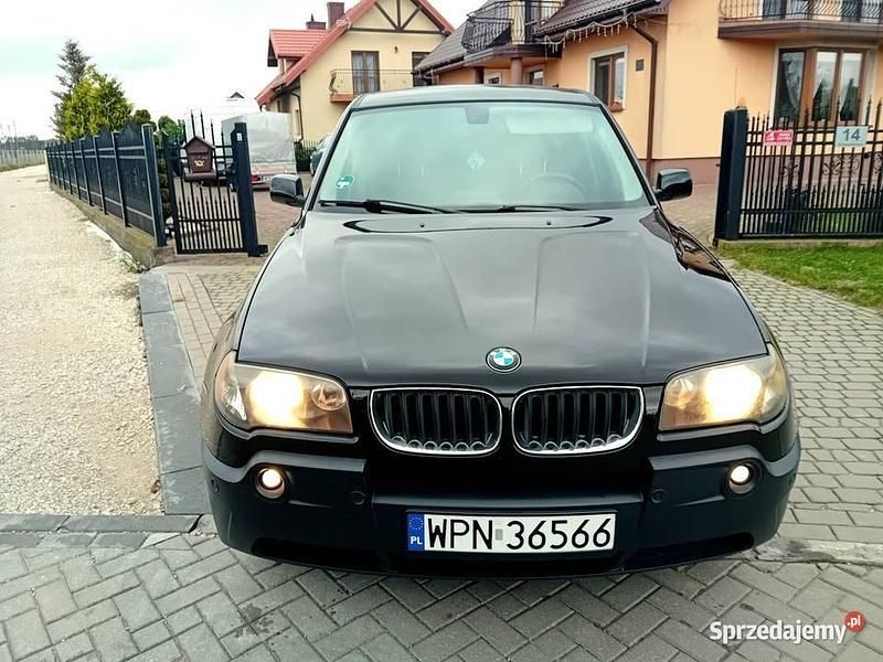 Czarny Używany 2005 BMW X3 SUV | 19 900 zł (Uczciwa cena) - Obraz 1/4