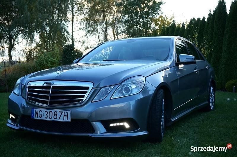 Używany 2011 Mercedes E350 | 49 000 zł (Uczciwa cena) - Obraz 1/4