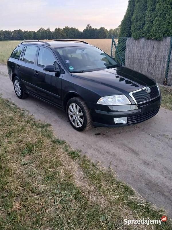 Czarny Używany 2007 Skoda Octavia Kombi | 8900 zł (Uczciwa cena) - Obraz 1/4
