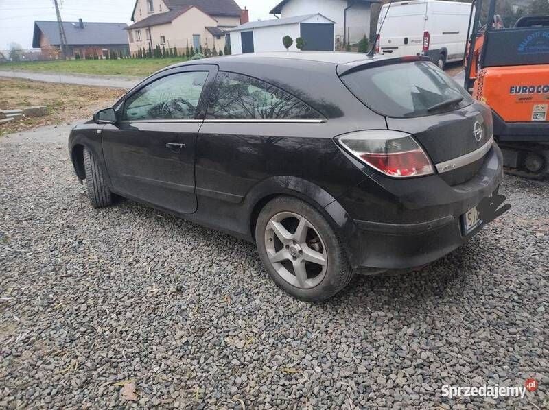 Czarny Używany 2009 Opel Astra GTC Hatchback | 16 500 zł (Dobra cena) - Obraz 1/4