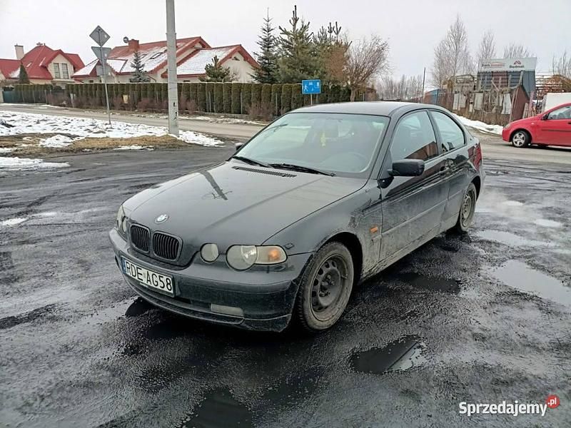 Używany BMW 318 2002 Czarny Hatchback