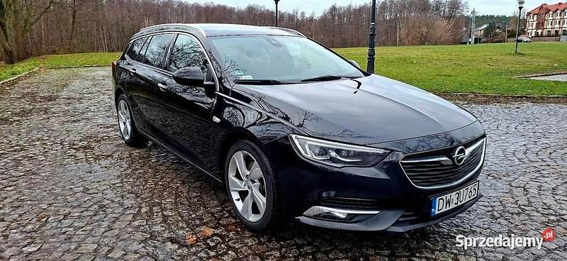 Czarny Używany 2017 Opel Insignia Kombi | 43 000 zł (Dość drogi) - Obraz 1/4