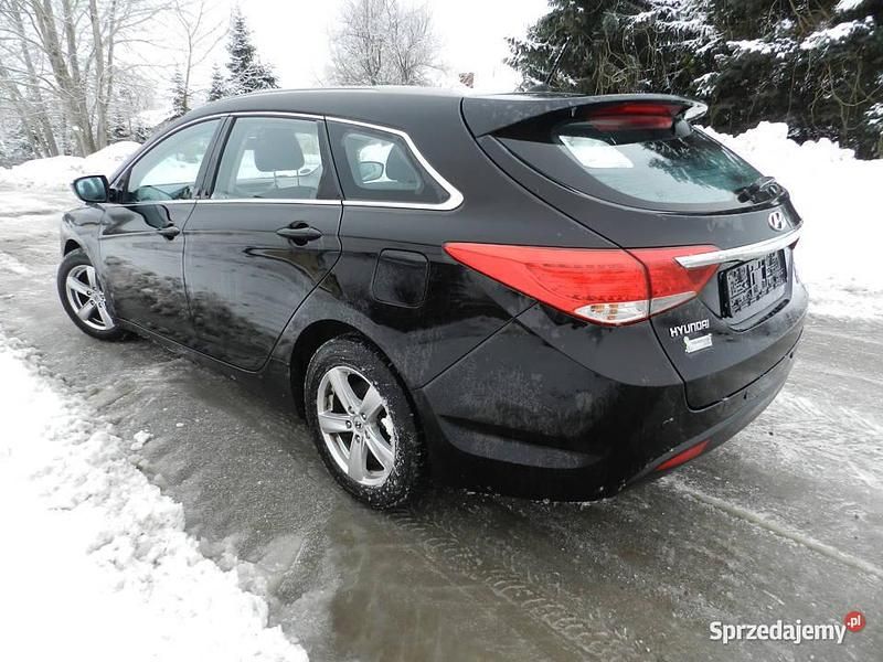 Używany Hyundai i40 2014 Czarny Kombi