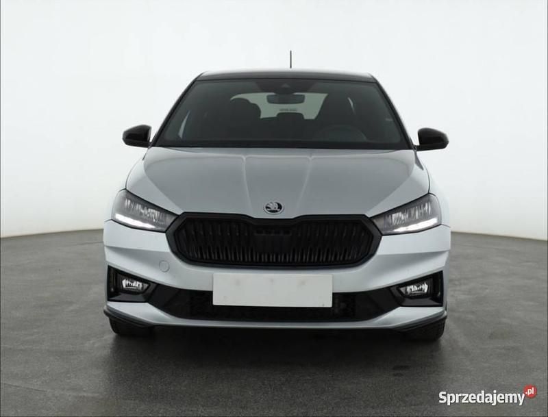 Srebrny Używany 2024 Skoda Fabia Hatchback | 83 999 zł - Obraz 1/4