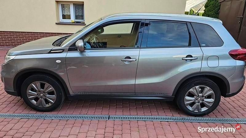 Szary Używany 2018 Suzuki Vitara SUV | 65 500 zł (Uczciwa cena) - Obraz 1/4