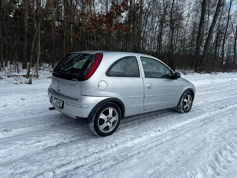 Używany Opel Corsa 60 KM (44 kW) 2006 Srebrny Hatchback