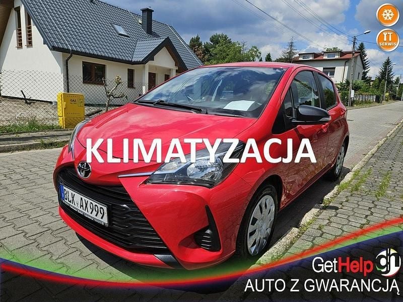 Czerwony Używany 2017 Toyota Yaris Hatchback | 33 900 zł (Uczciwa cena) - Obraz 1/4