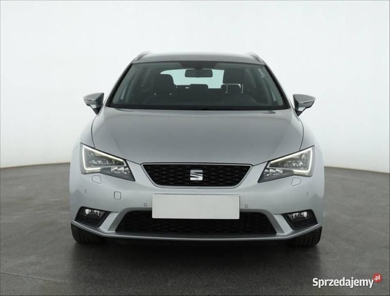 Srebrny Używany 2014 Seat Leon Kombi | 37 499 zł (Uczciwa cena) - Obraz 1/4