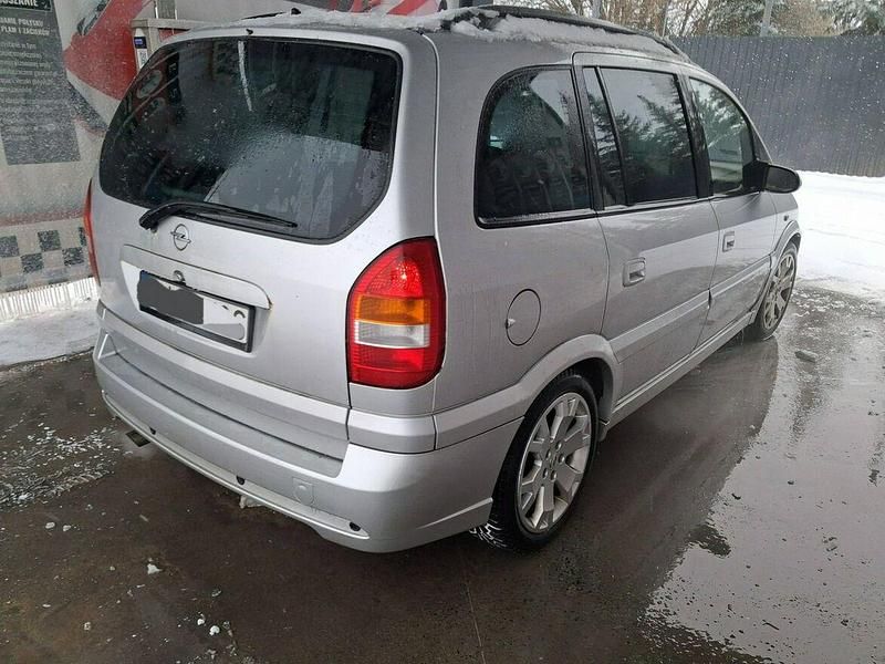 Używany Opel Zafira OPC 2003 Srebrny Minivan