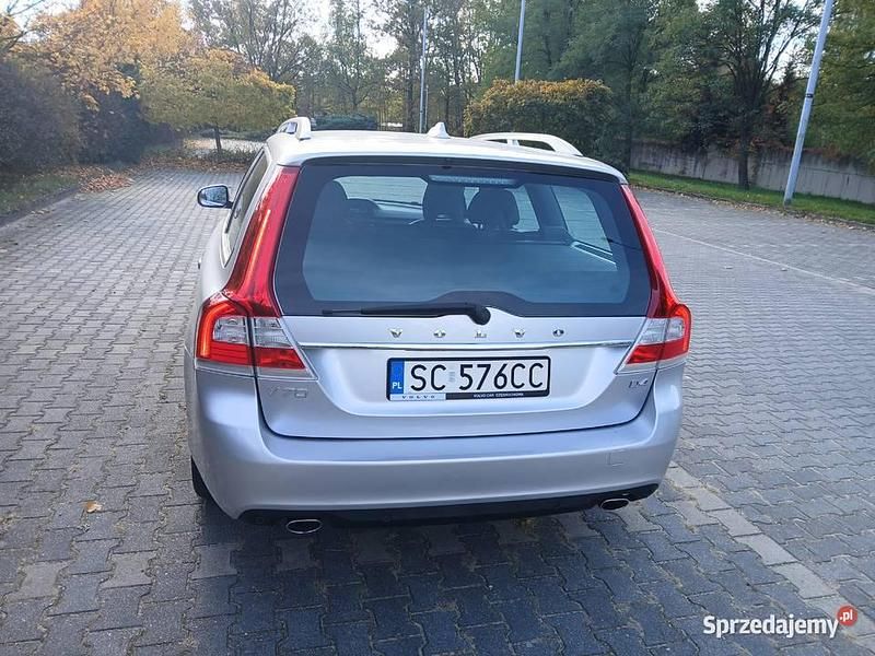 Używany Volvo V70 Summum 2015 Srebrny Kombi