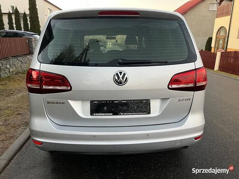 Używany VW Sharan 2016 Srebrny Minivan