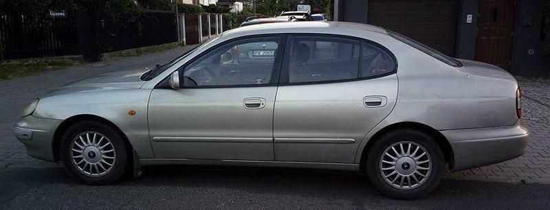 Używany Chevrolet Leganza CDX 1998 Srebrny Sedan/Limuzyna