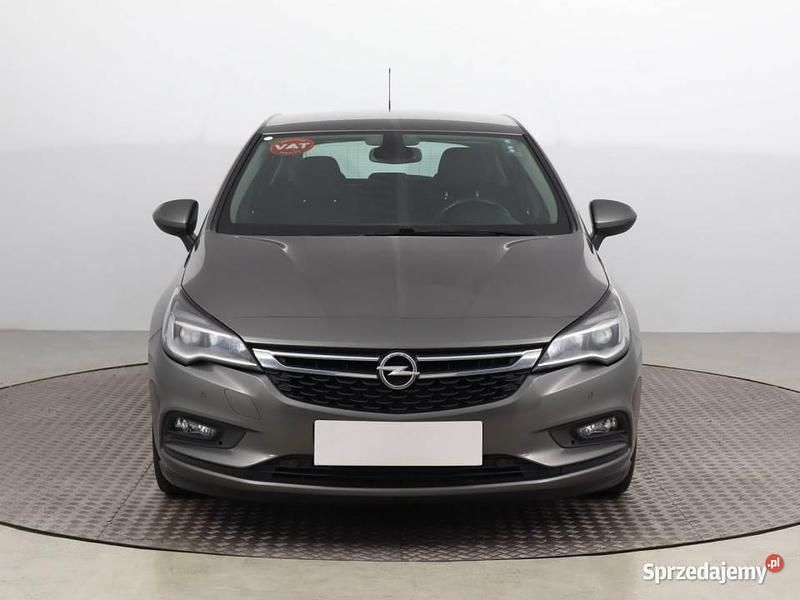 Używany Opel Astra 2018 Szary Hatchback