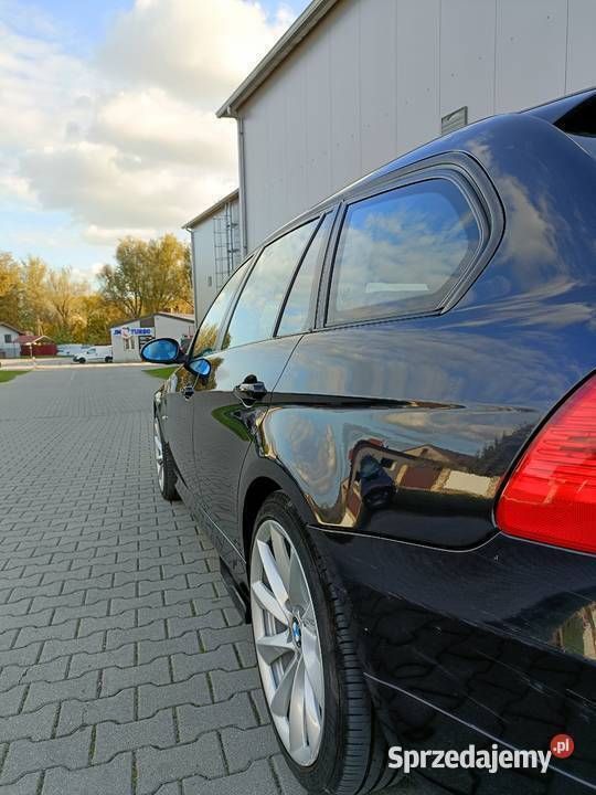 Używany BMW 318 143 KM (105 kW) 2008 Granatowy Kombi