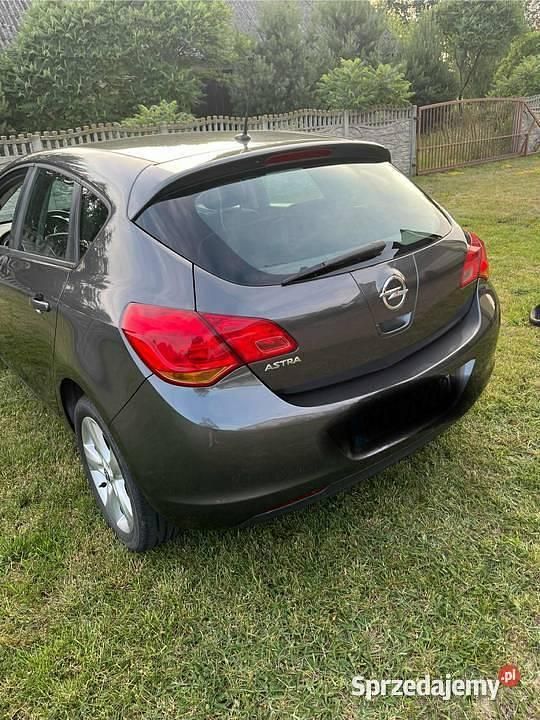 Używany Opel Astra 2010 Grafitowy Hatchback