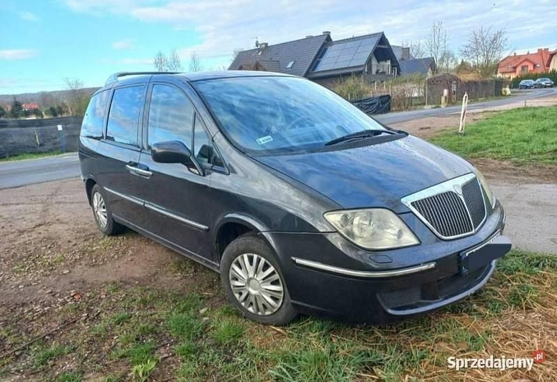 Fioletowy Używany 2004 Lancia Phedra Minivan | 6700 zł - Obraz 1/4