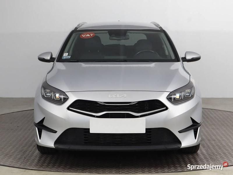 Srebrny Używany 2022 Kia Ceed 2 Kombi | 82 999 zł (Uczciwa cena) - Obraz 1/4