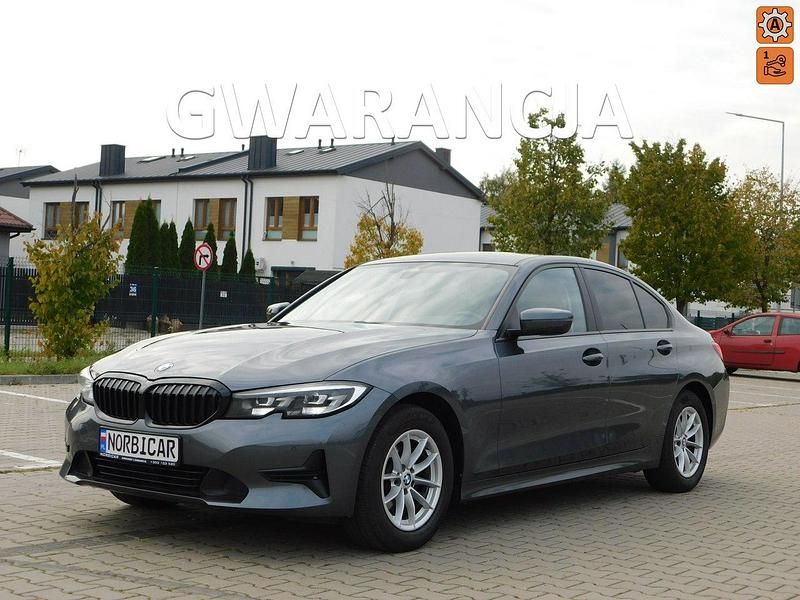 Szary (metalik) Używany 2021 BMW 318 Sedan/Limuzyna | 89 980 zł (Uczciwa cena) - Obraz 1/4