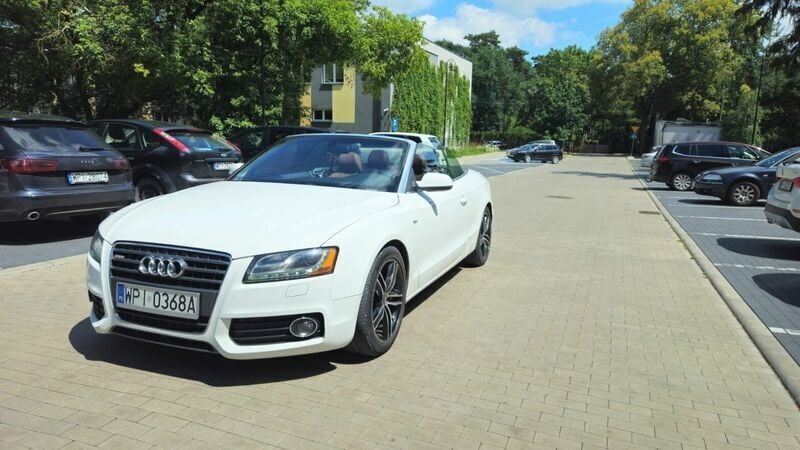Biały Używany 2010 Audi A5 Cabriolet Kabriolet | 36 500 zł - Obraz 1/4