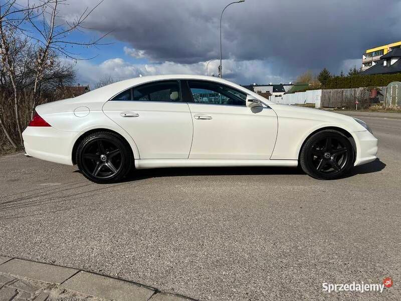 Biały Używany 2011 Mercedes CLS550 AMG Sedan/Limuzyna | 56 900 zł - Obraz 1/4