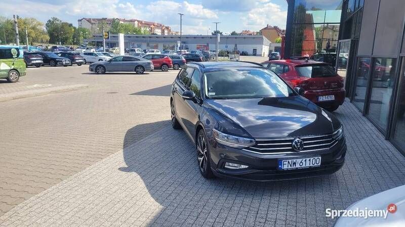Szary Używany 2021 VW Passat Kombi | 85 999 zł (Uczciwa cena) - Obraz 1/4