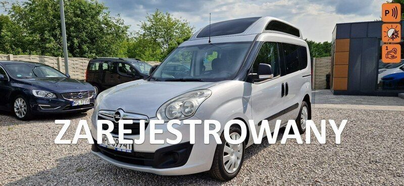 Srebrny Używany 2014 Opel Combo Minivan | 29 900 zł (Dość drogi) - Obraz 1/4