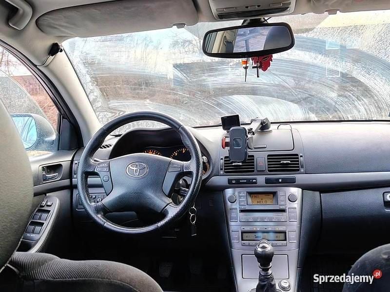 Używany Toyota Avensis 126 KM (92 kW) 2007