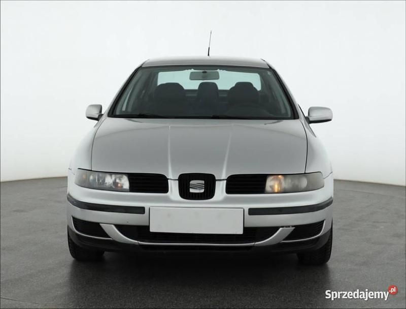 Srebrny Używany 2002 Seat Toledo Sedan/Limuzyna | 3999 zł (Uczciwa cena) - Obraz 1/4