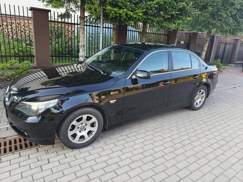 Czarny Używany 2006 BMW 525 Sedan/Limuzyna | 11 000 zł (Super Cena) - Obraz 1/4