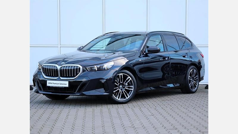 Używany BMW 520 Comfort Edition 197 KM (144 kW) 2025 Czarny carbon m metalizowany Kombi