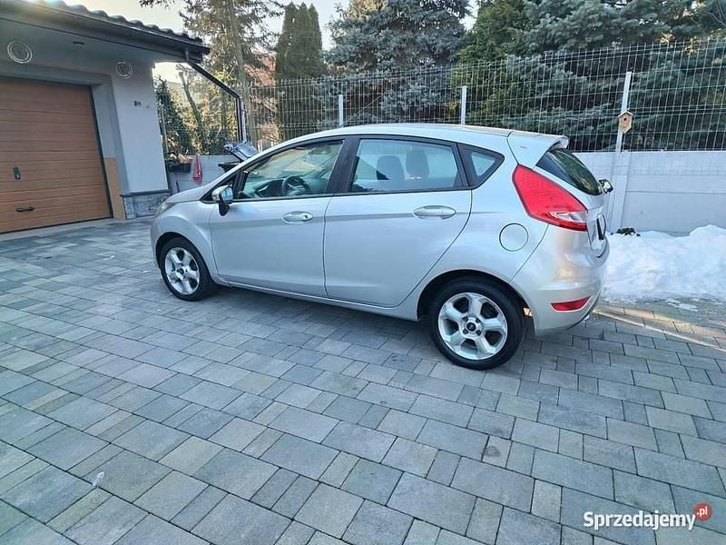Srebrny Używany 2009 Ford Fiesta Hatchback | 11 500 zł (Dobra cena) - Obraz 1/4