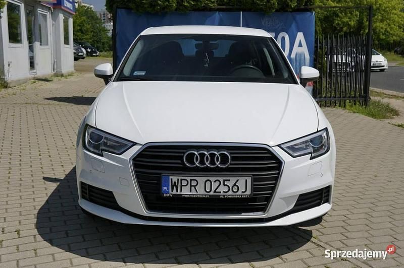 Biały Używany 2020 Audi A3 Hatchback | 78 900 zł (Uczciwa cena) - Obraz 1/4