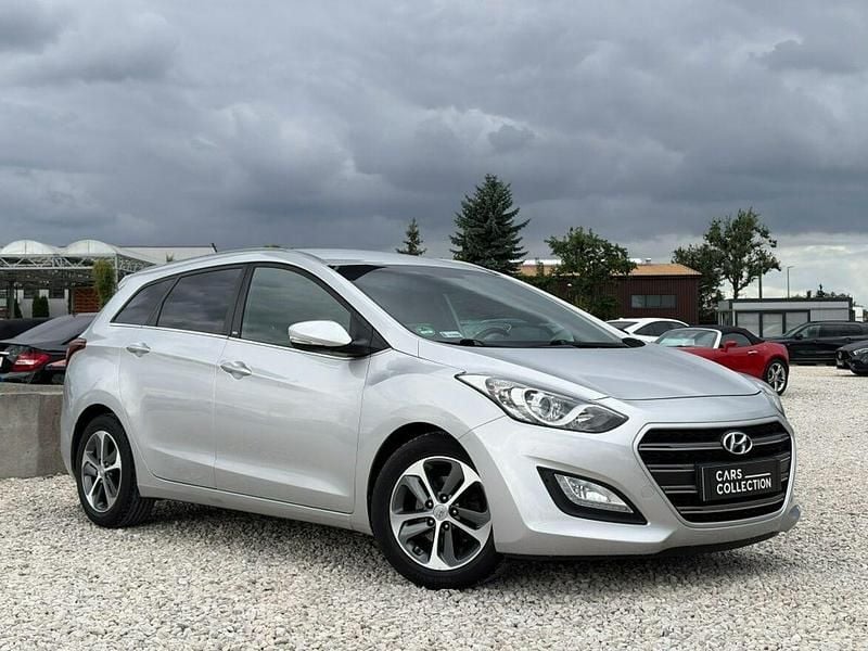 Srebrny Używany 2016 Hyundai i30 Kombi | 43 500 zł (Uczciwa cena) - Obraz 1/4